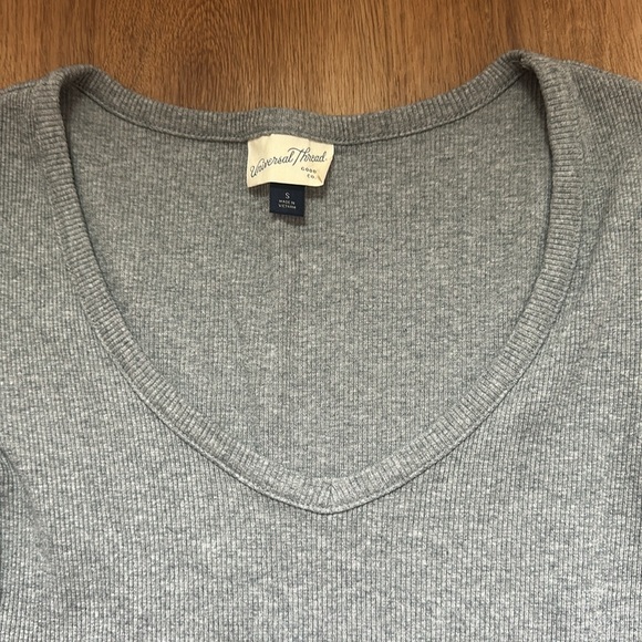 Universal Thread Ribbed V-neck Long Sleeve Top - Picture 2 of 5